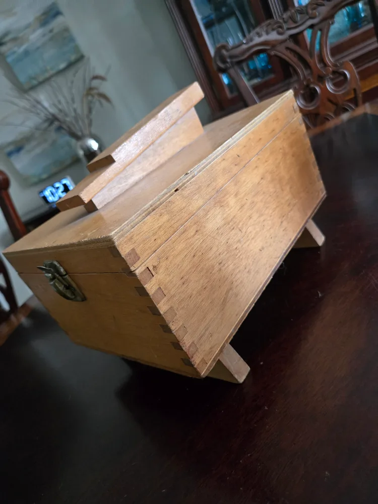 Vintage Wooden Shoe Shine Box image indicator(2)