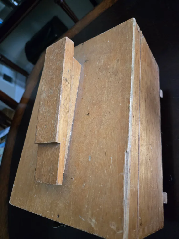 Vintage Wooden Shoe Shine Box image indicator(8)