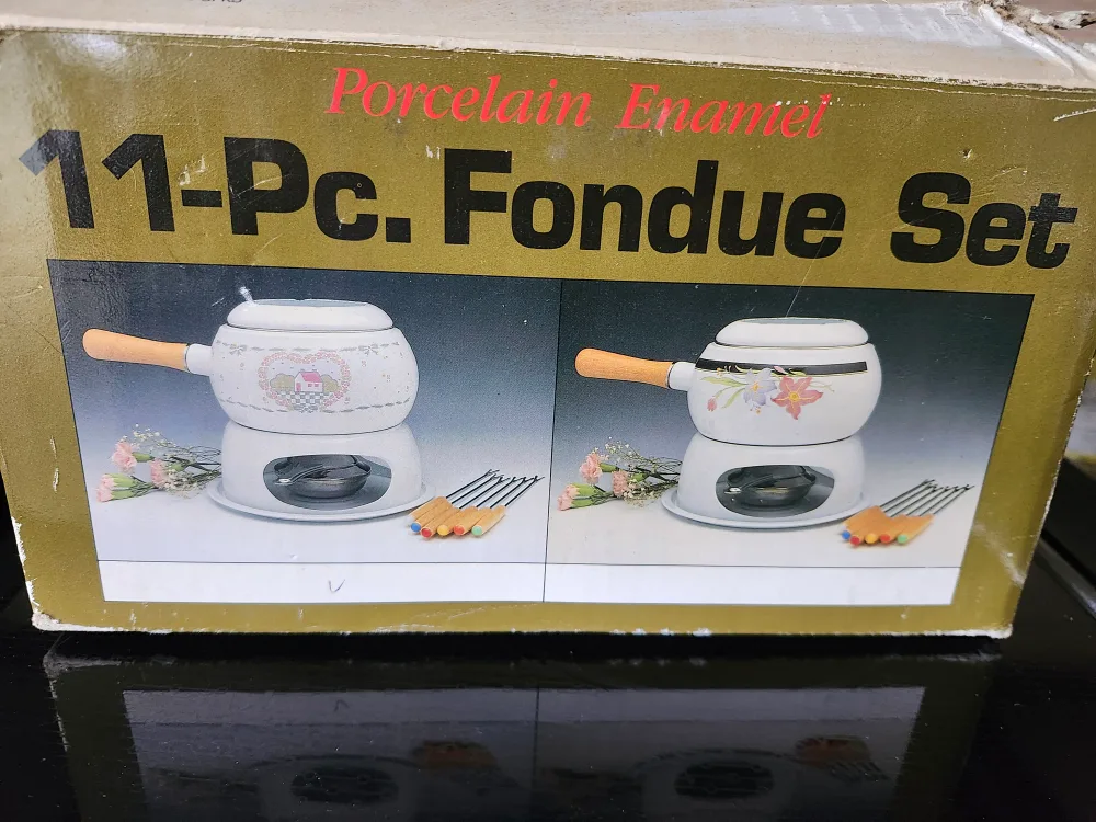 Porcelain Enamel 11-Pc. Fondue Set image indicator(2)