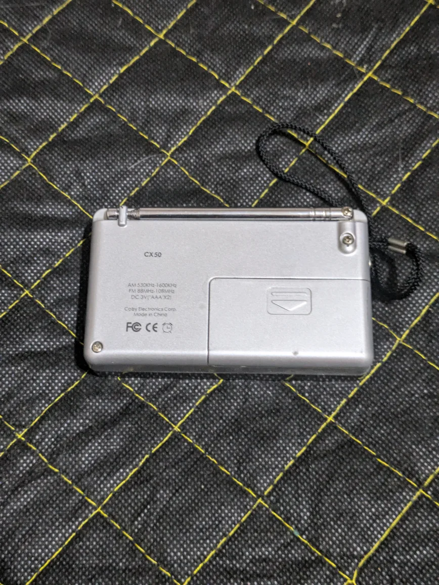 COBY Digital AM/FM Radio image indicator(2)