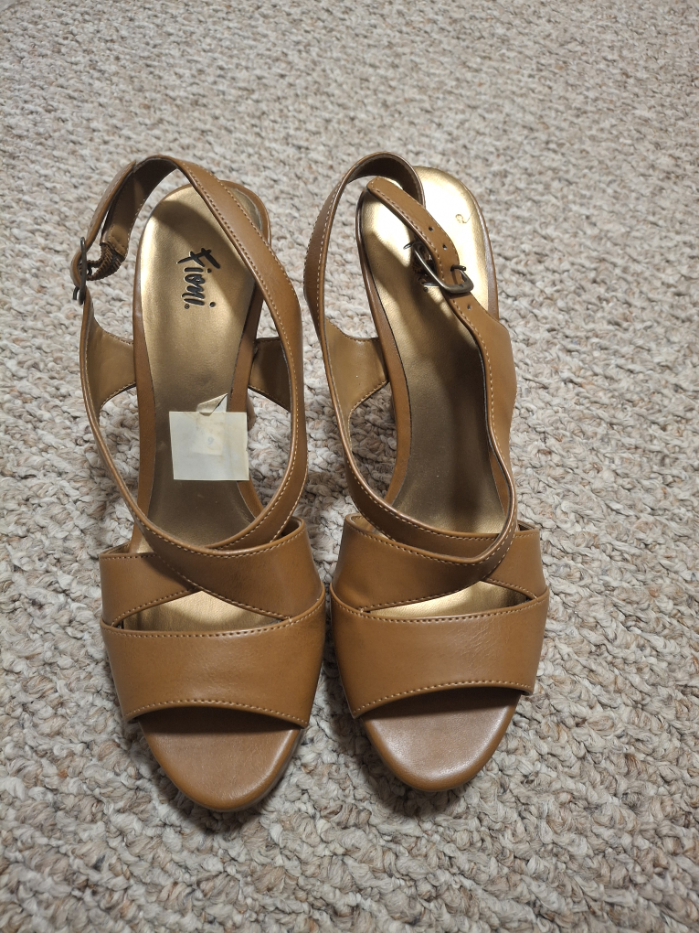 Fioni Tan Heels - Size 7.5