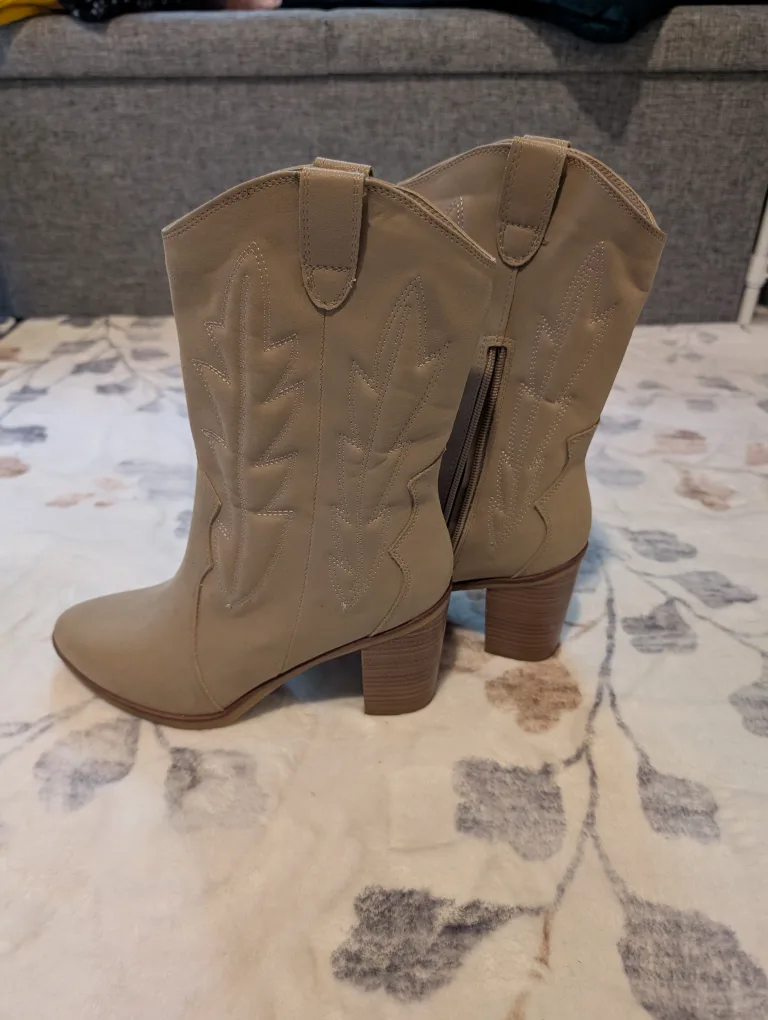 MIA Frankie G. Western/Cowboy Boots - Size 9 W image indicator(2)