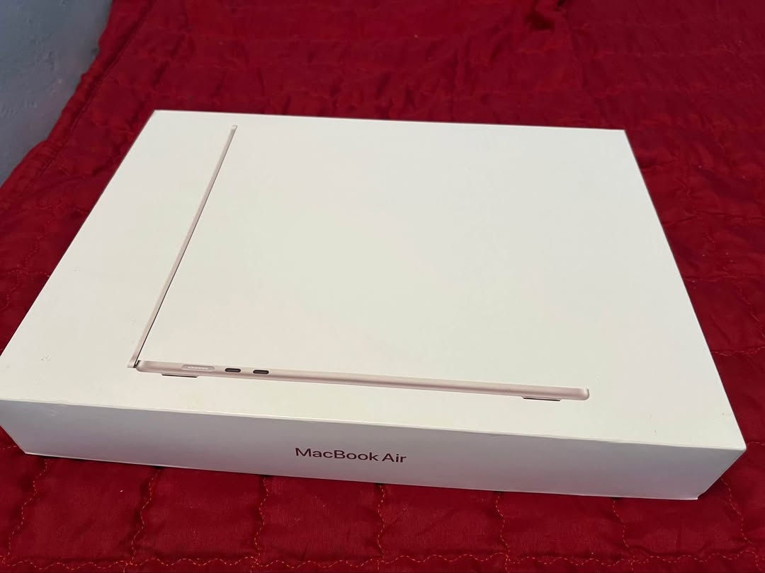 Apple Macbook Air M3 (2024) 15.3inch Starlight laptop - photo 3