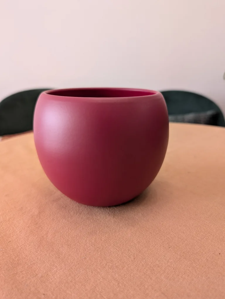 Two gorgeous red decorative plant pots! thumbnail