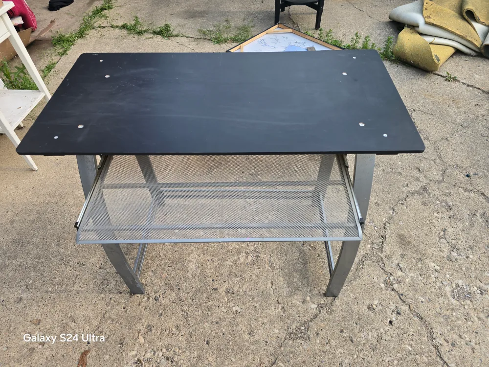 Black Table - 36" x 18" image indicator(3)