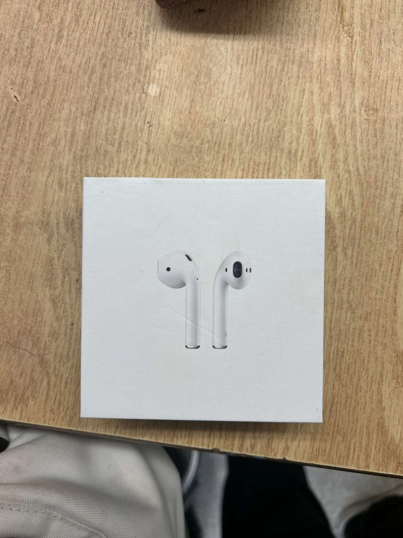 Apple AirPods with Case and box gen 1