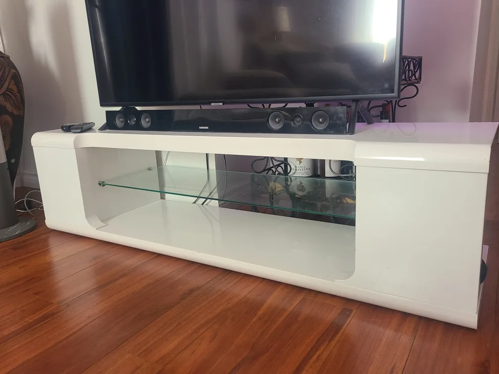 🇨🇦 Tv stand - glossy with glass shelf image indicator(2)