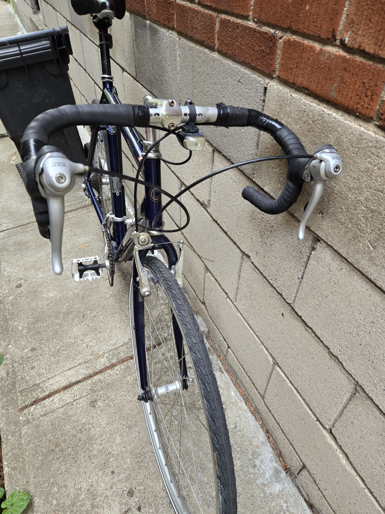 Cannondale Road Bike - photo 5