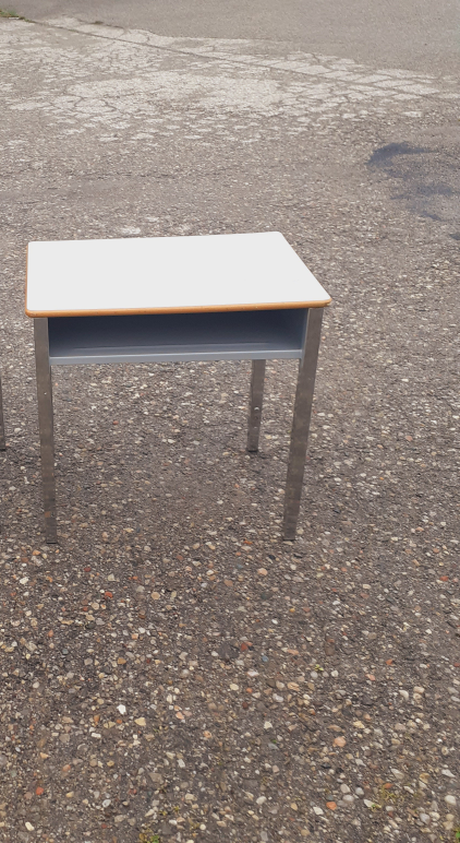 School Desk that can be extended