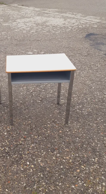 School Desk that can be extended thumbnail