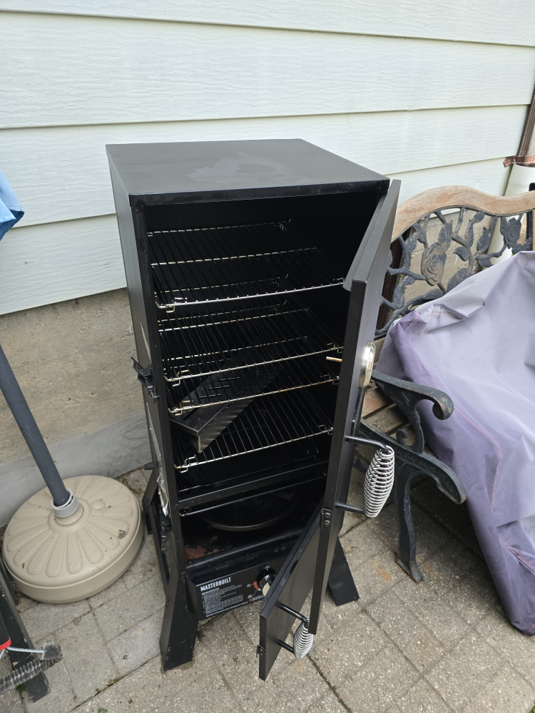 Masterbuilt Pro Series Smoker