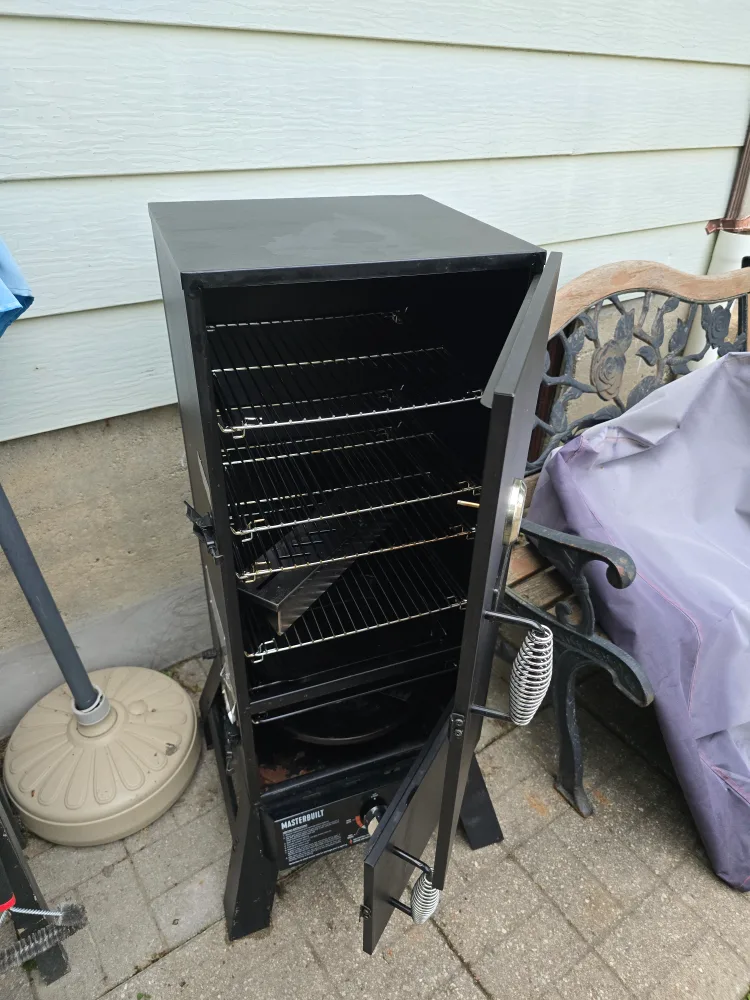 Masterbuilt Pro Series Smoker thumbnail