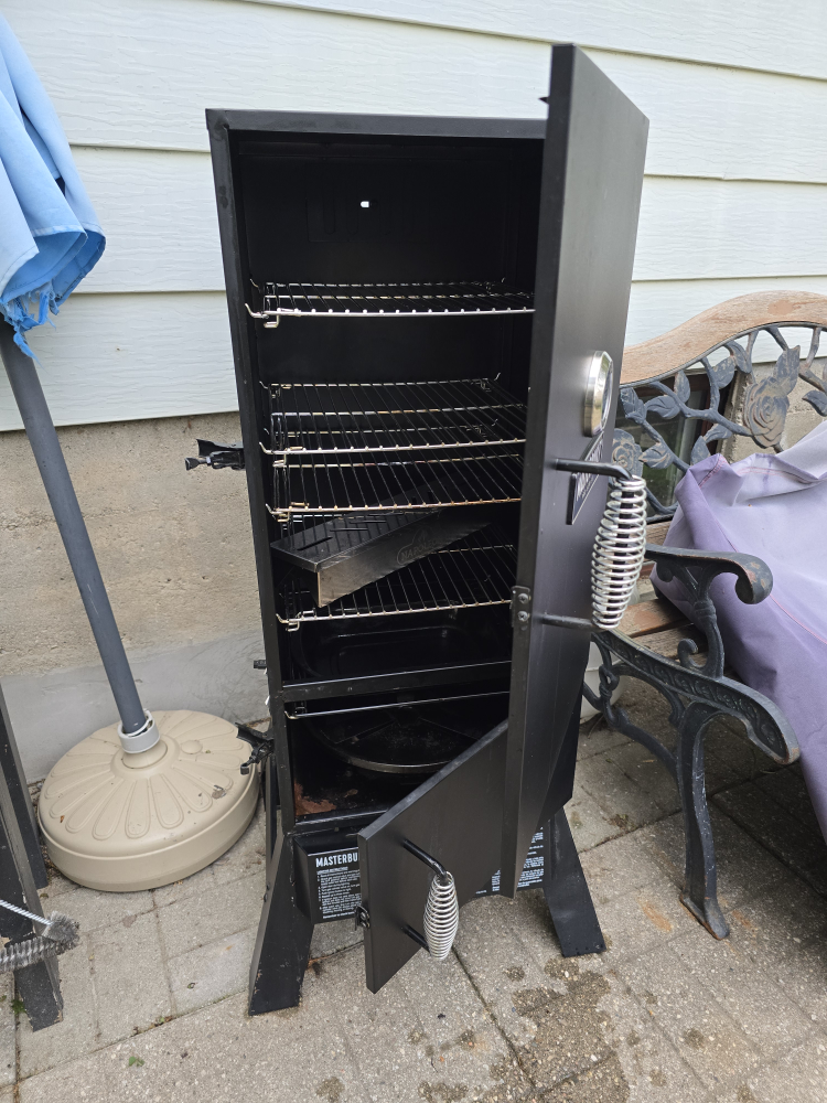Masterbuilt Pro Series Smoker - photo 4