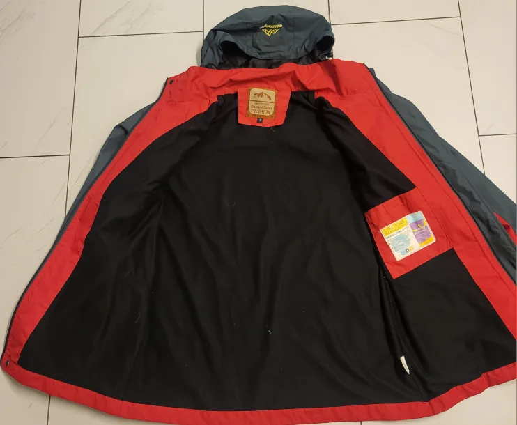 Red and Grey Outdoor Jacket M image indicator(2)