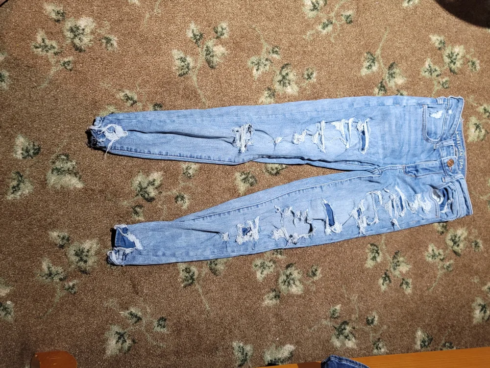 American Eagle Jeans image indicator(3)