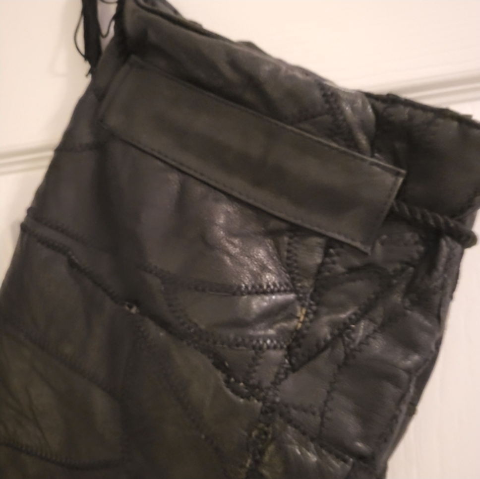 💚 Patched Black Faux Leather  Stringed Purse 🇨🇦 - photo 3