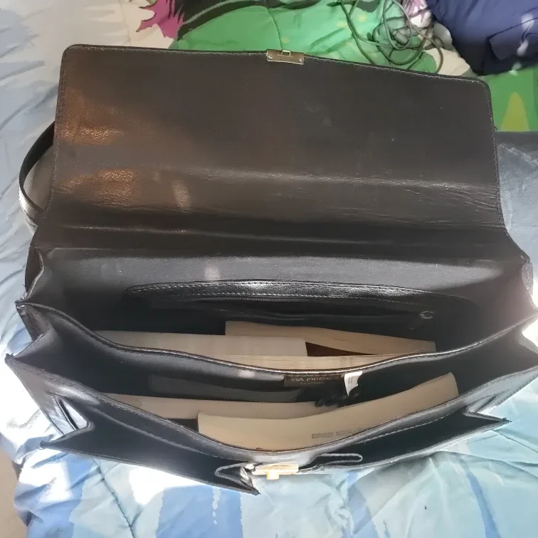 Black Leather Briefcase image indicator(4)