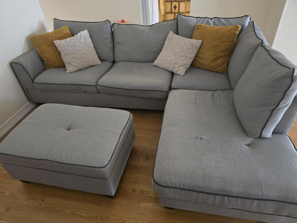 Grey Linen sectional including Ottoman Storage Cube and cushions - photo 2