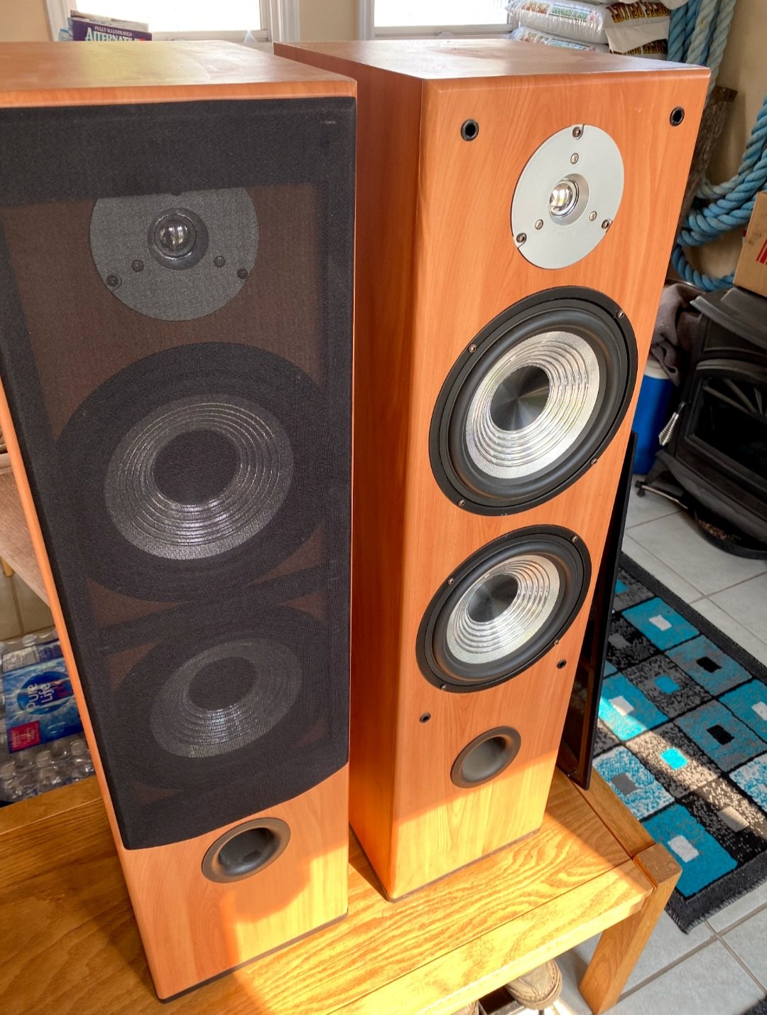 Pair of Tower Speakers - photo 2