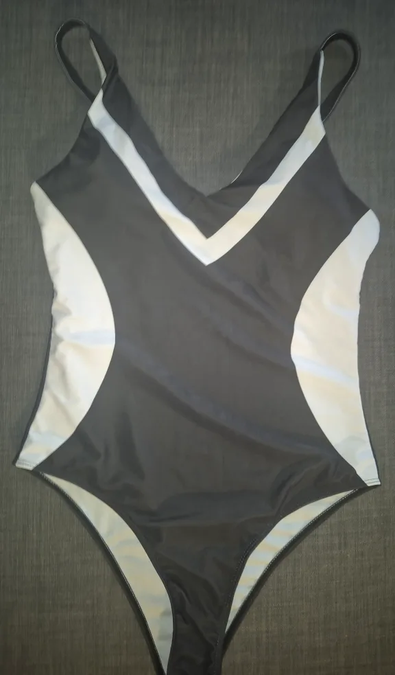 Colour Block Swimsuit Size M thumbnail