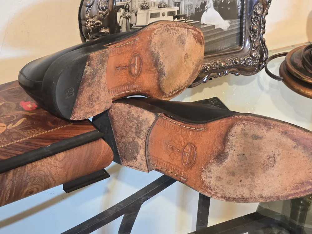 Bruno Magli Falkner buckle dress shoes- Sz 9 image indicator(4)