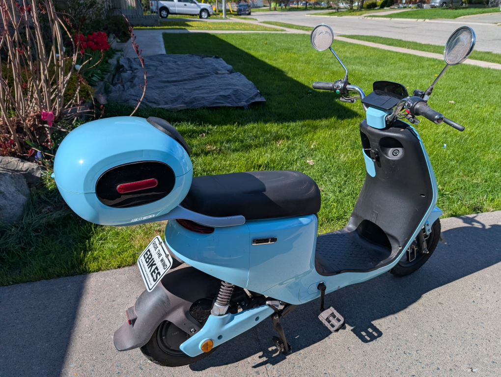 Emmo Ado Electric scooter