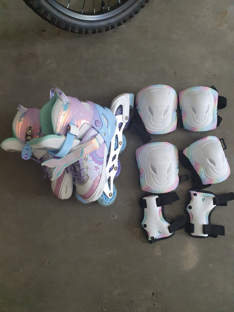Inline skates and protective gear