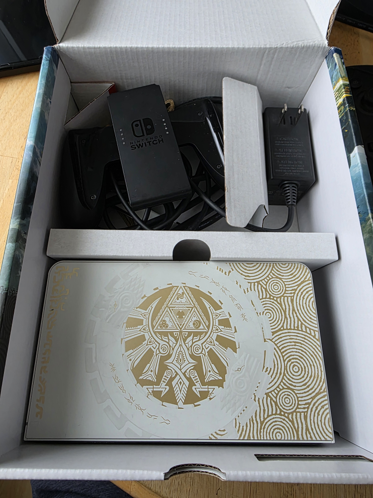 Nintendo Switch OLED Special Edition - photo 3
