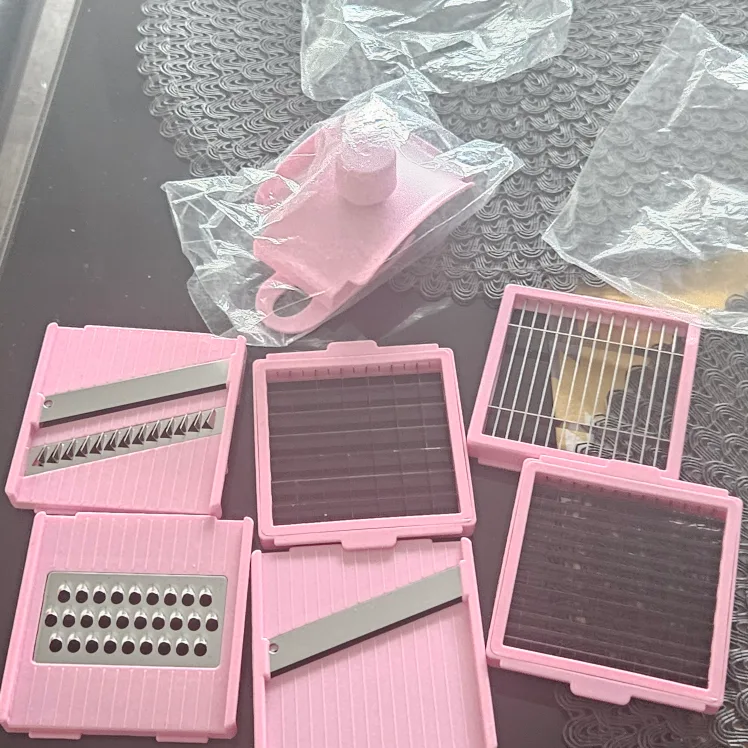 Pink Kitchen Mandoline Slicer Set  - only blades #freecycle thumbnail
