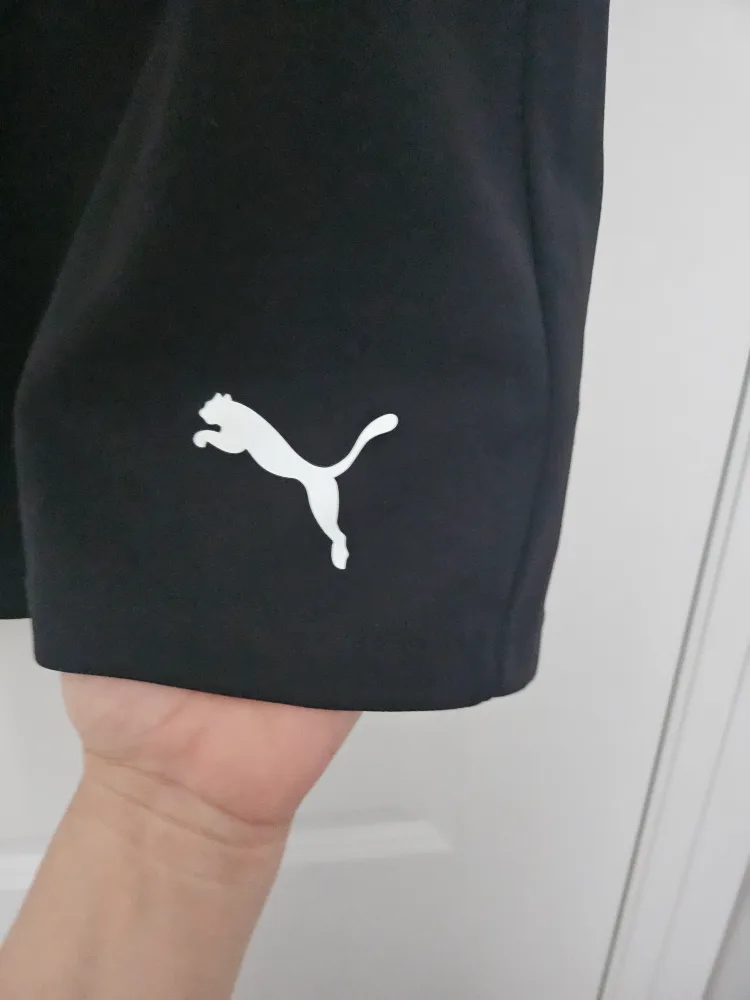 Puma Black Shorts - Size L image indicator(2)