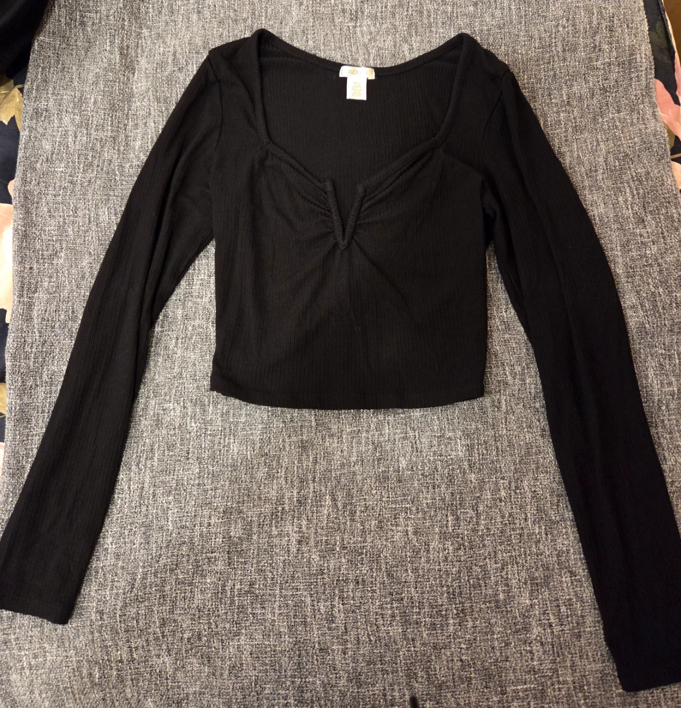 Cropped Ribbed Long Sleeve Top thumbnail
