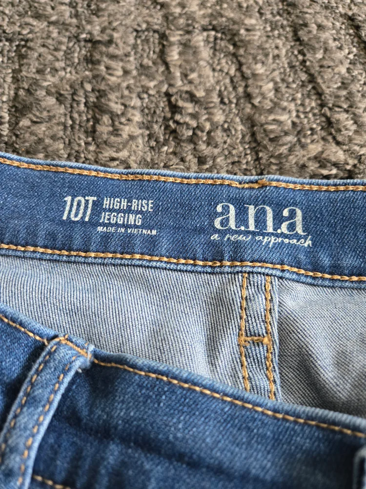 A.N.A. High-Rise  denim Jegging pants image indicator(3)