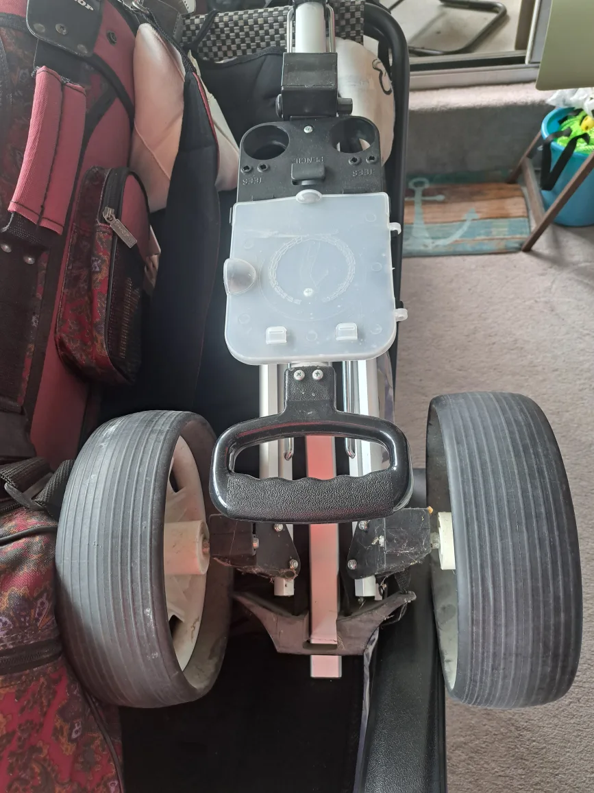 Dunlop Golf Bag with Golf Clubs and Cart image indicator(3)