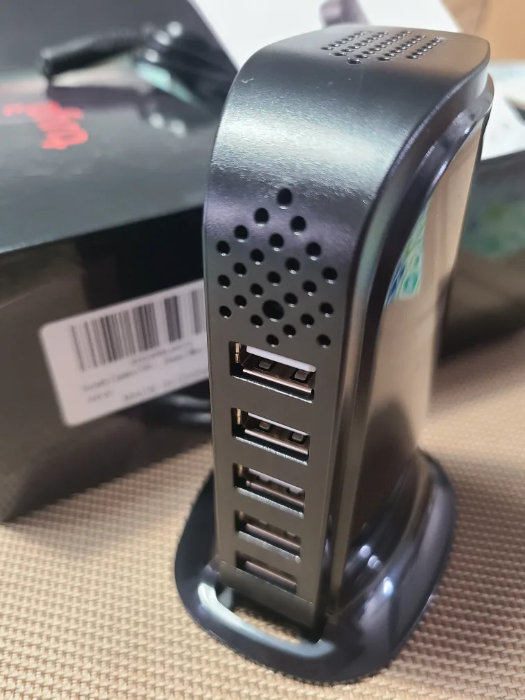 5-port USB Charging Station Security Camera thumbnail