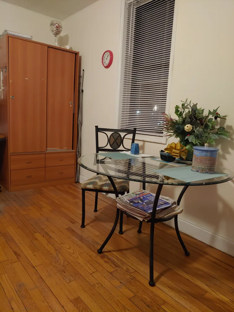 Glass Top Dining Table image indicator(4)