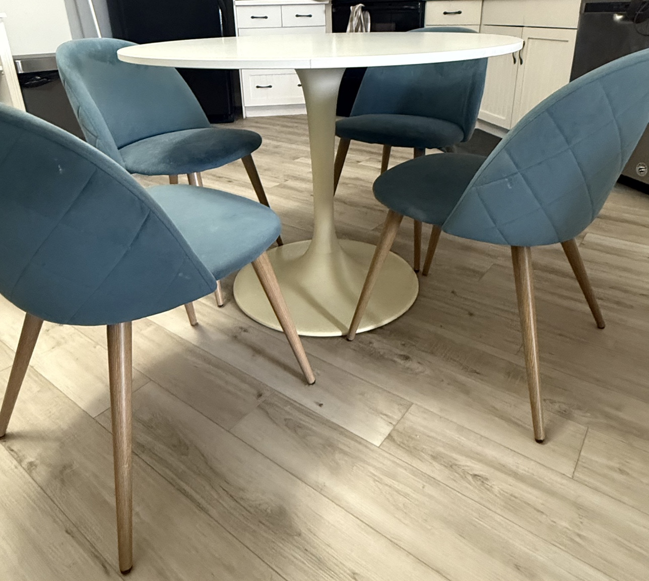 Dining table and 4 chairs - photo 5