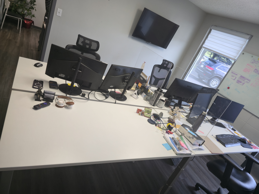 White Office Desk - photo 2