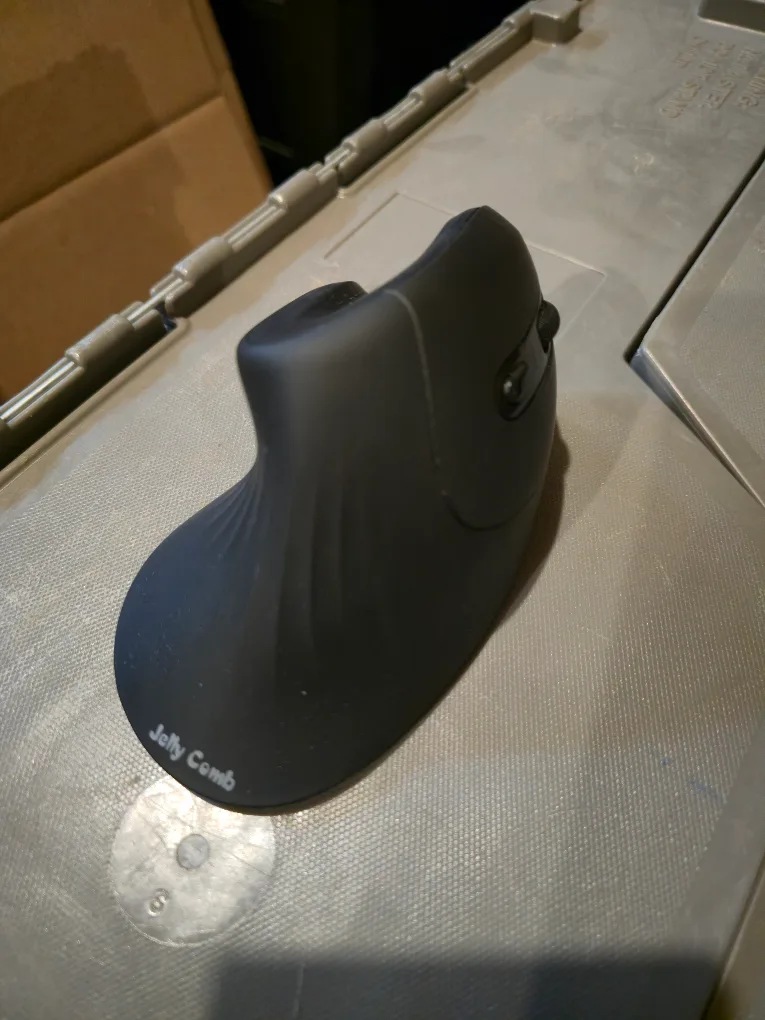 Jelly Comb Ergonomic Vertical Mouse - Black thumbnail