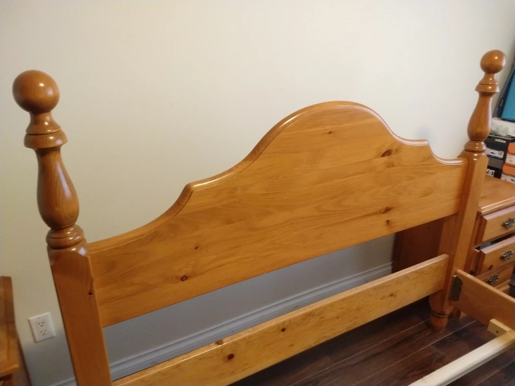 Wooden Bed Frame with Box and 2 Nightstands - photo 3