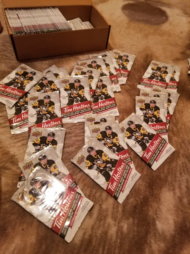 Hockey Trading Card Lot image indicator(3)