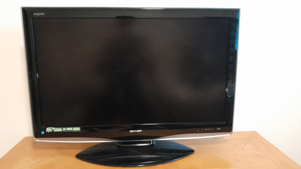 Sharp Aquos LC-37D43U 37" LCD TV