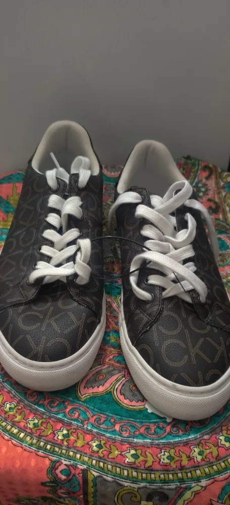 Calvin Klein Women's Sneakers, Size 9 thumbnail