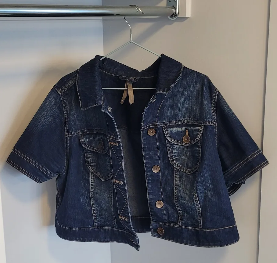 Cropped Denim Jacket thumbnail