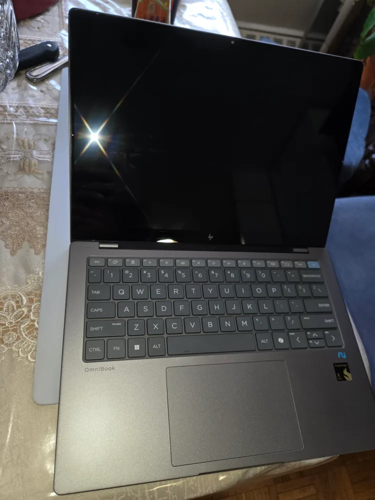 HP OmniBook X Laptop image indicator(3)