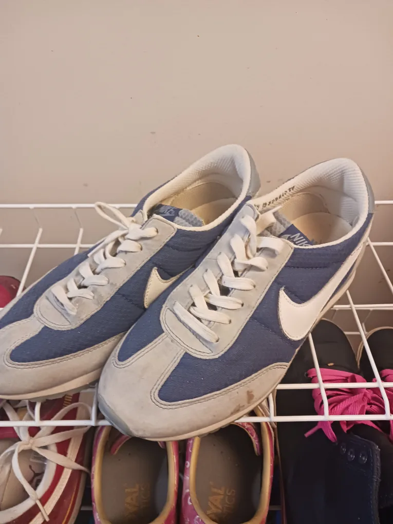 Nike Vintage Running Shoes thumbnail