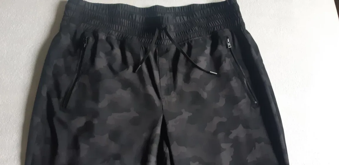 Camo Joggers thumbnail