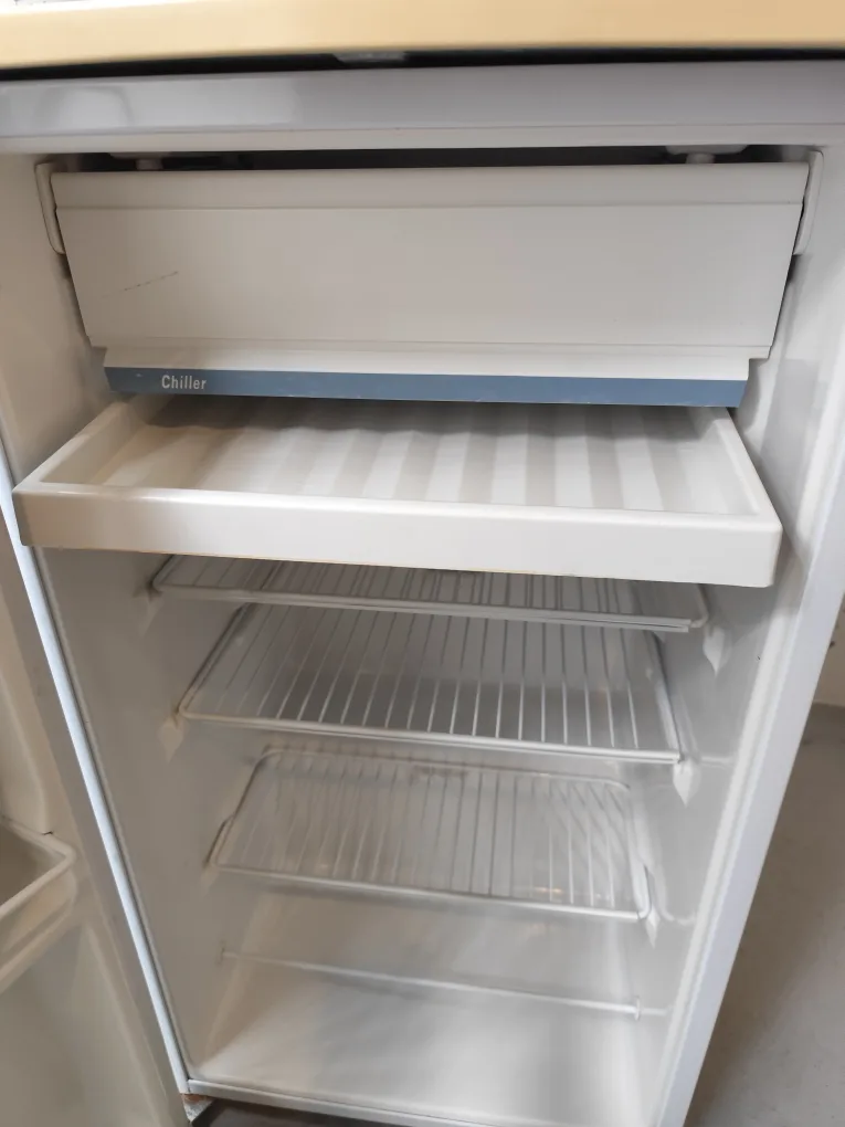 GE Compact Refrigerator - White image indicator(2)