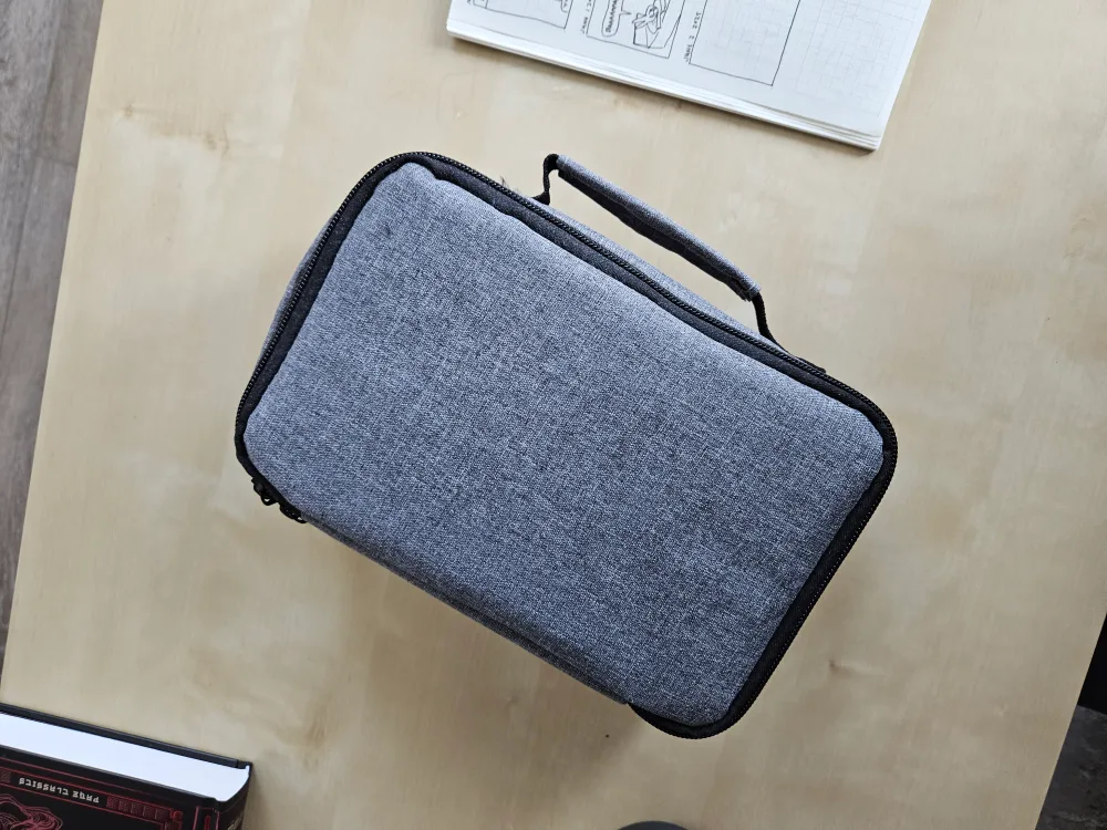 Elephas Mini Projector with Carrying Case image indicator(2)