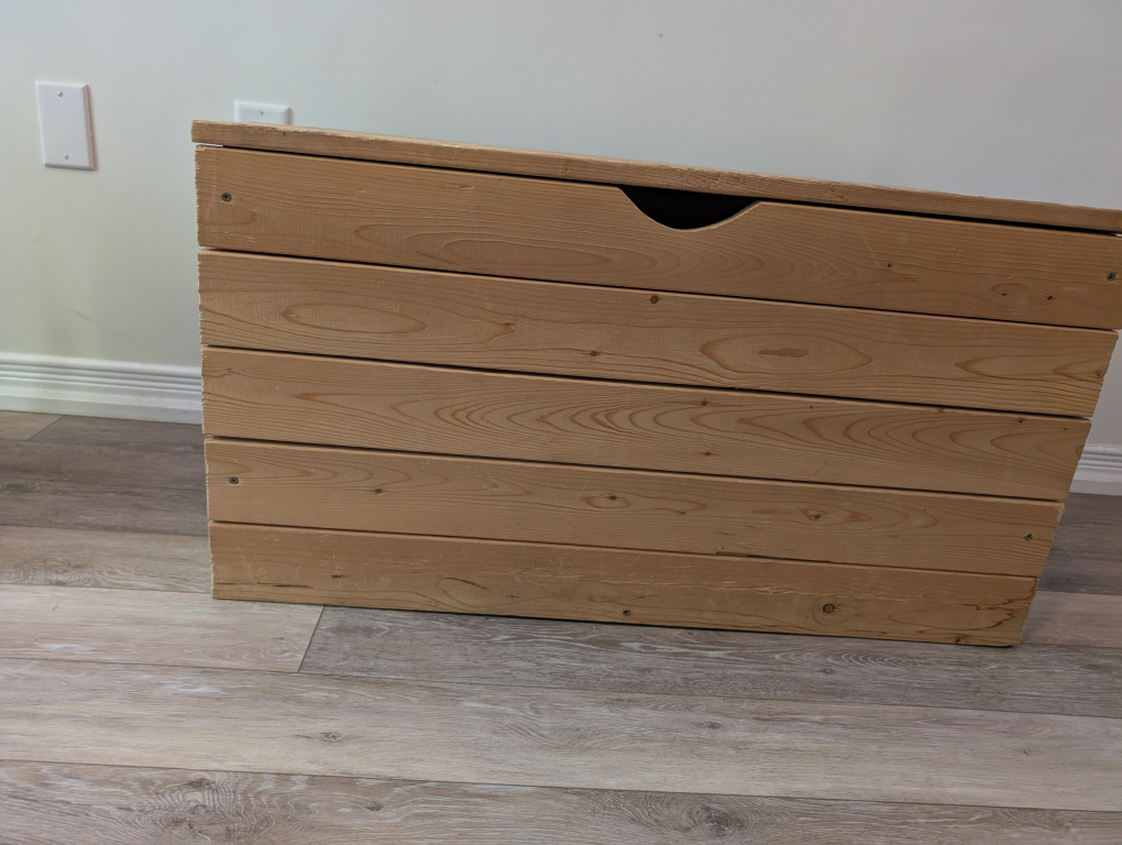 wooden chest - photo 2