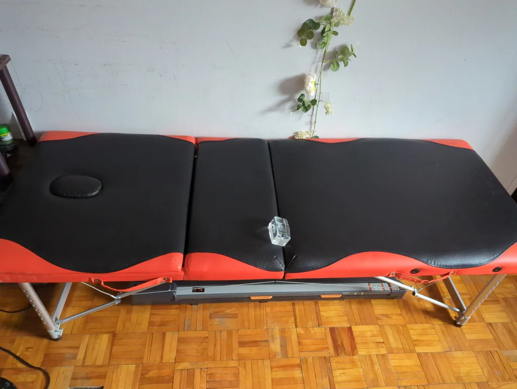 Portable Massage Table - Black and Red image indicator(2)